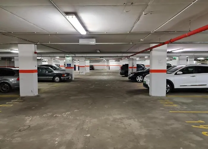 Cervello Free Parking * Budapest